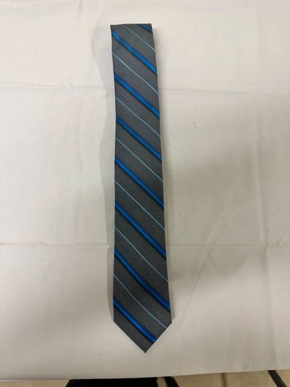 APT. 9 Menโs Gray Blue Striped Necktie Dress Tie